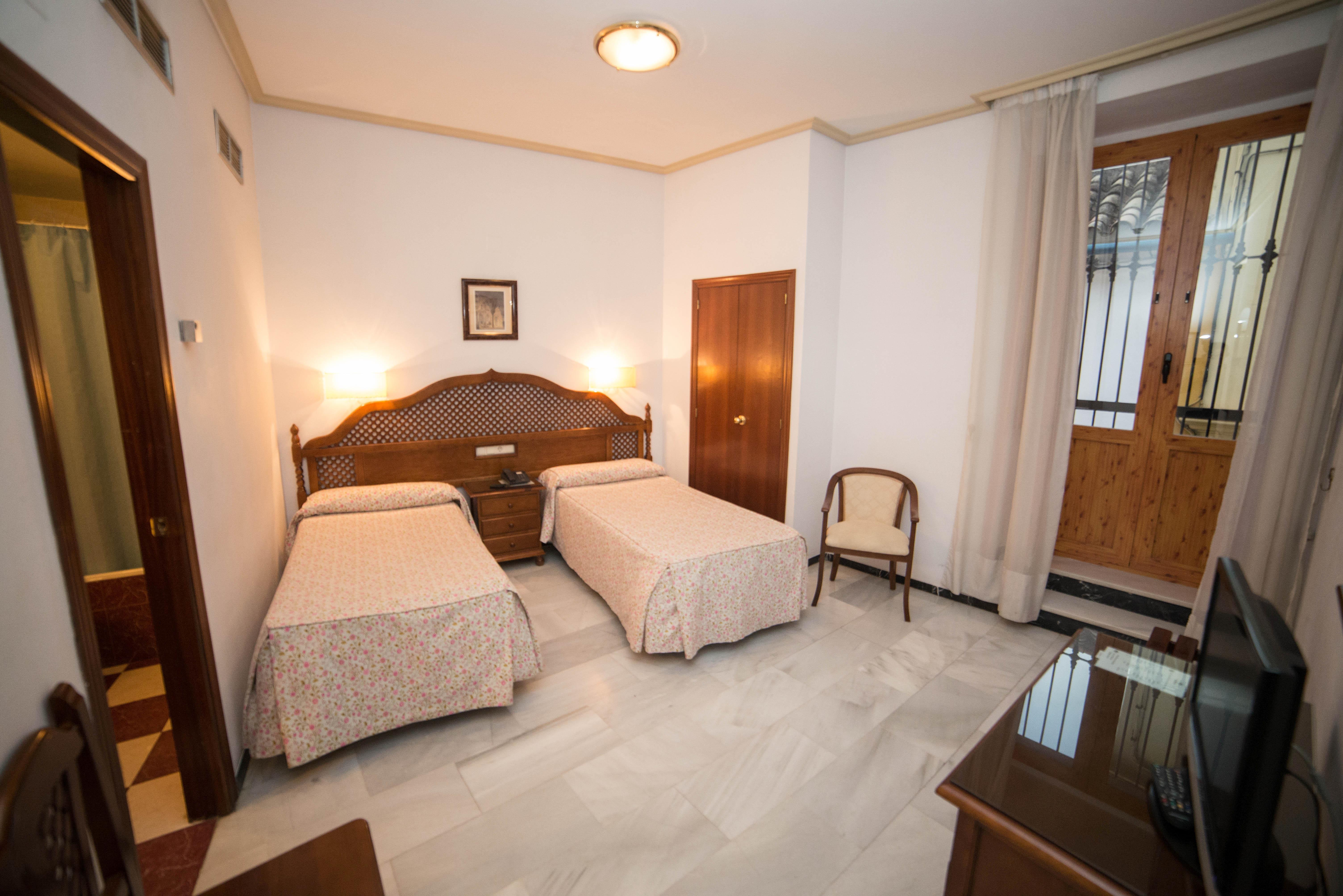 Hotel Los Omeyas Kordoba Bagian luar foto