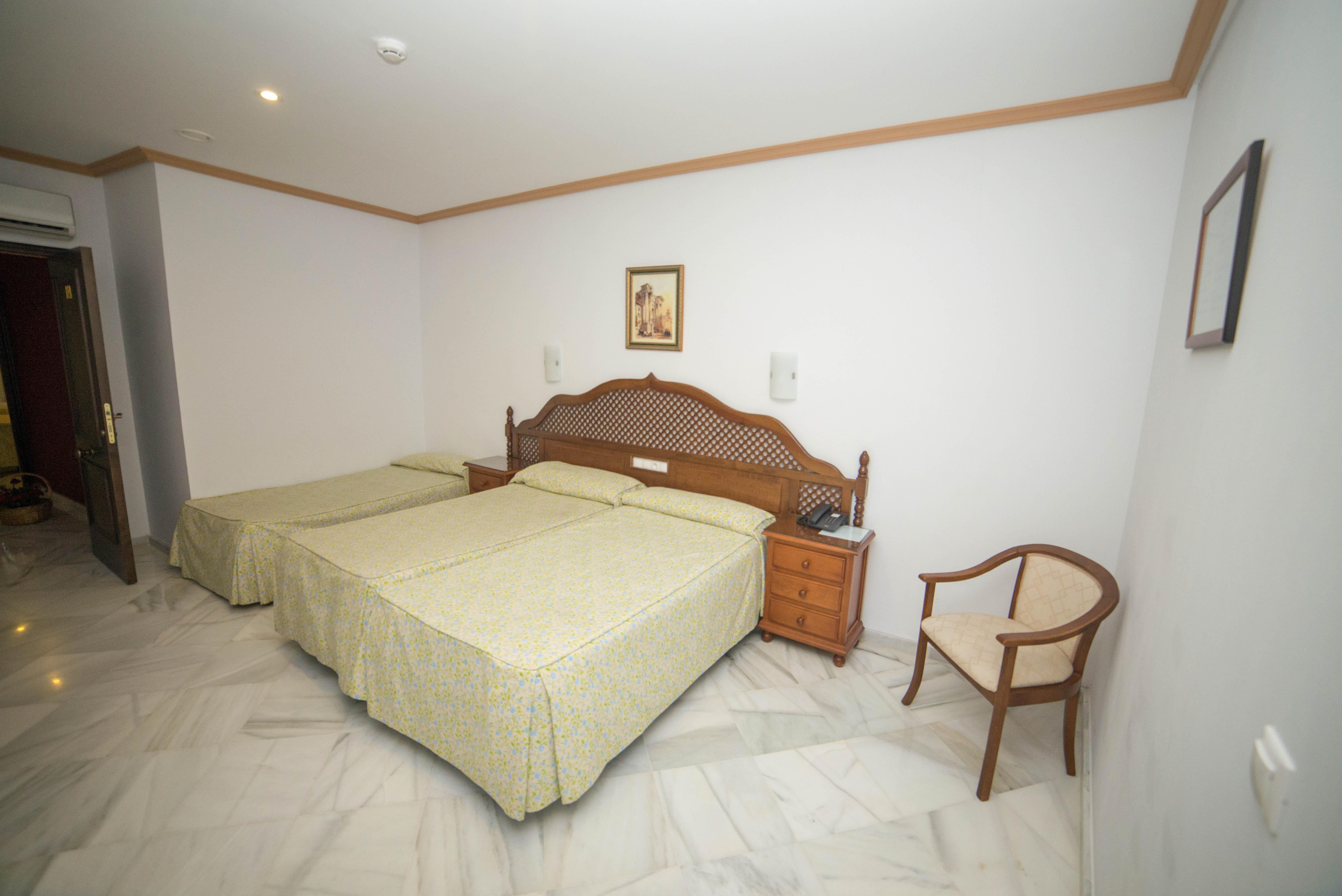 Hotel Los Omeyas Kordoba Bagian luar foto