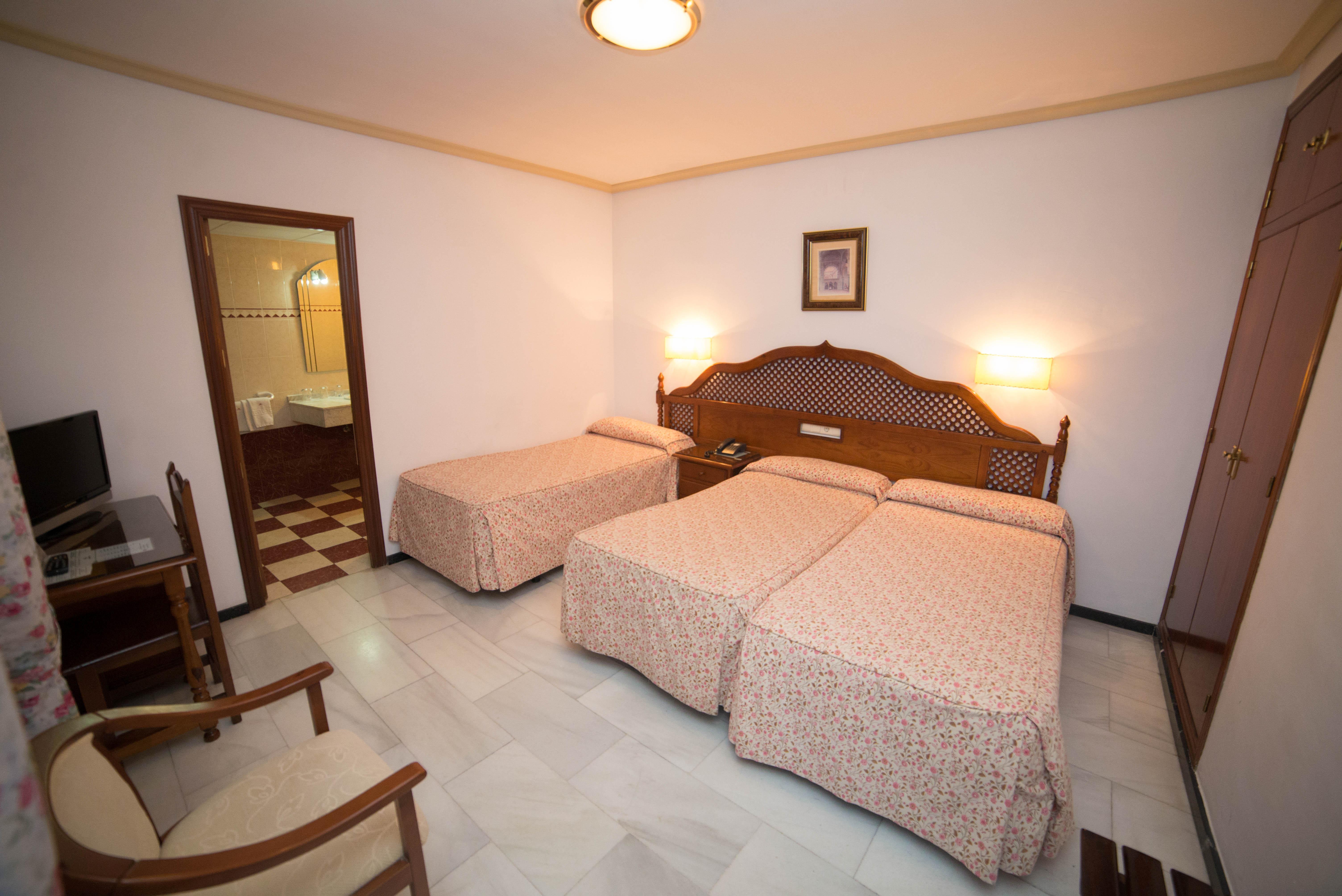 Hotel Los Omeyas Kordoba Bagian luar foto