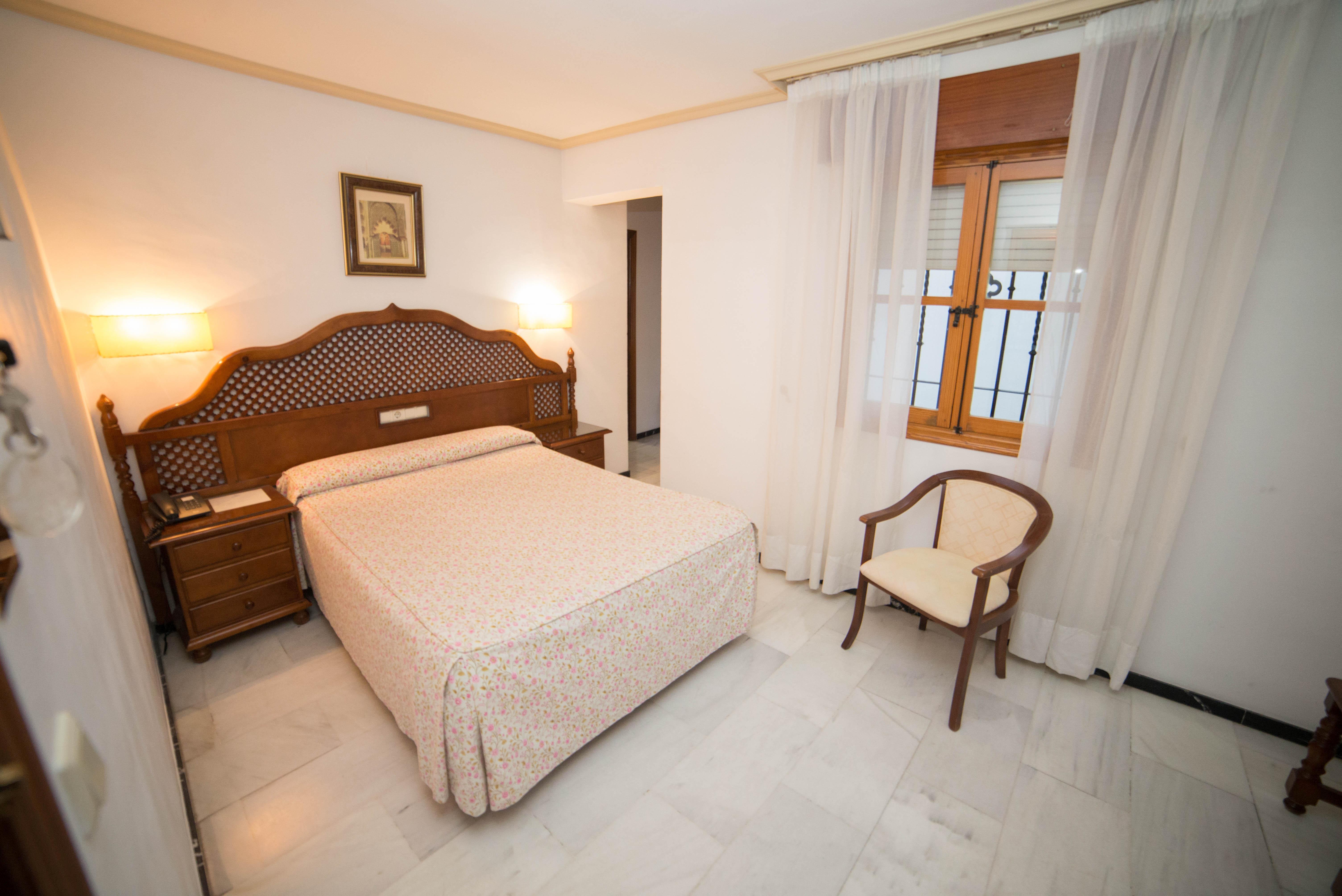 Hotel Los Omeyas Kordoba Bagian luar foto