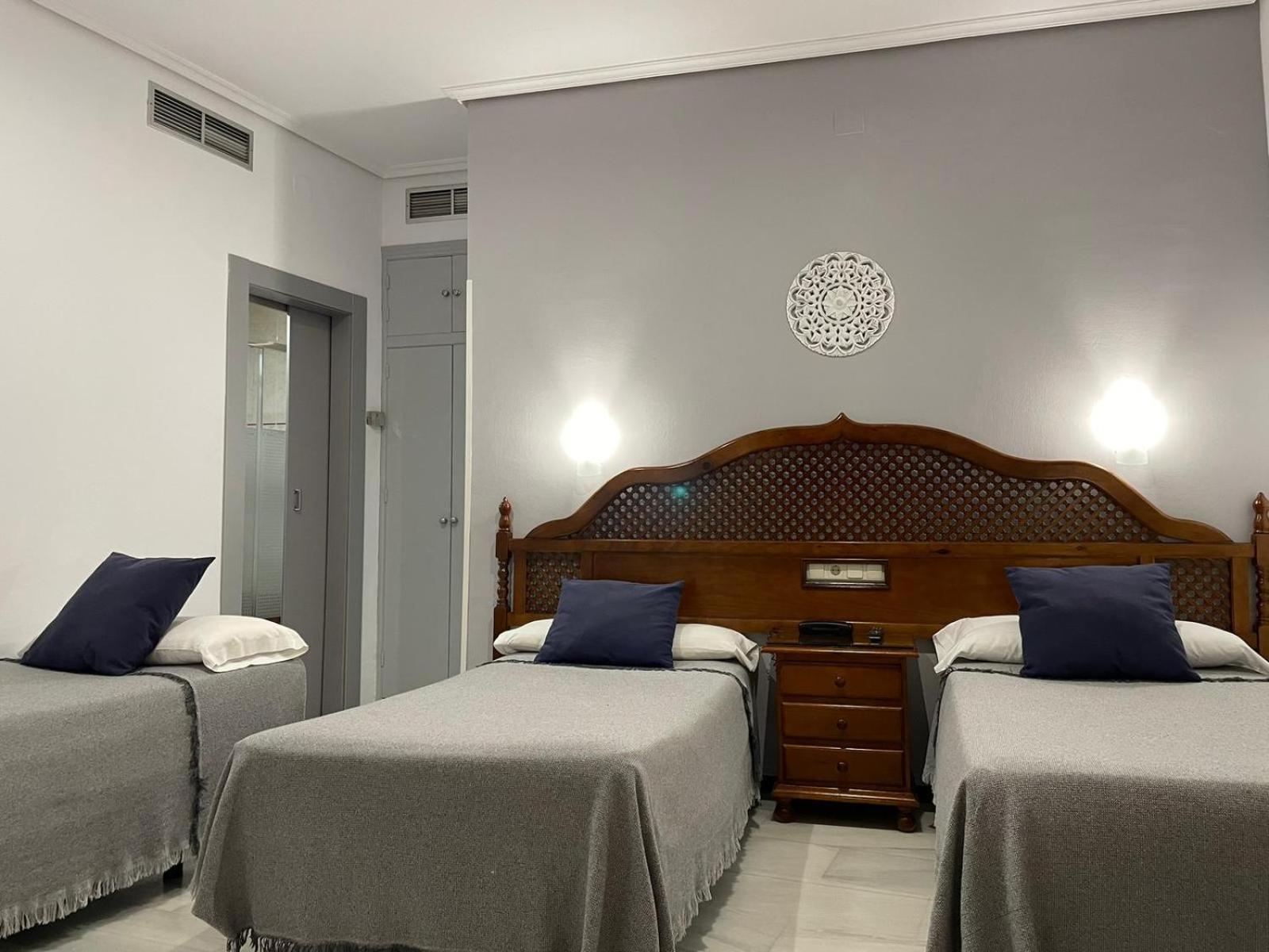 Hotel Los Omeyas Kordoba Bagian luar foto