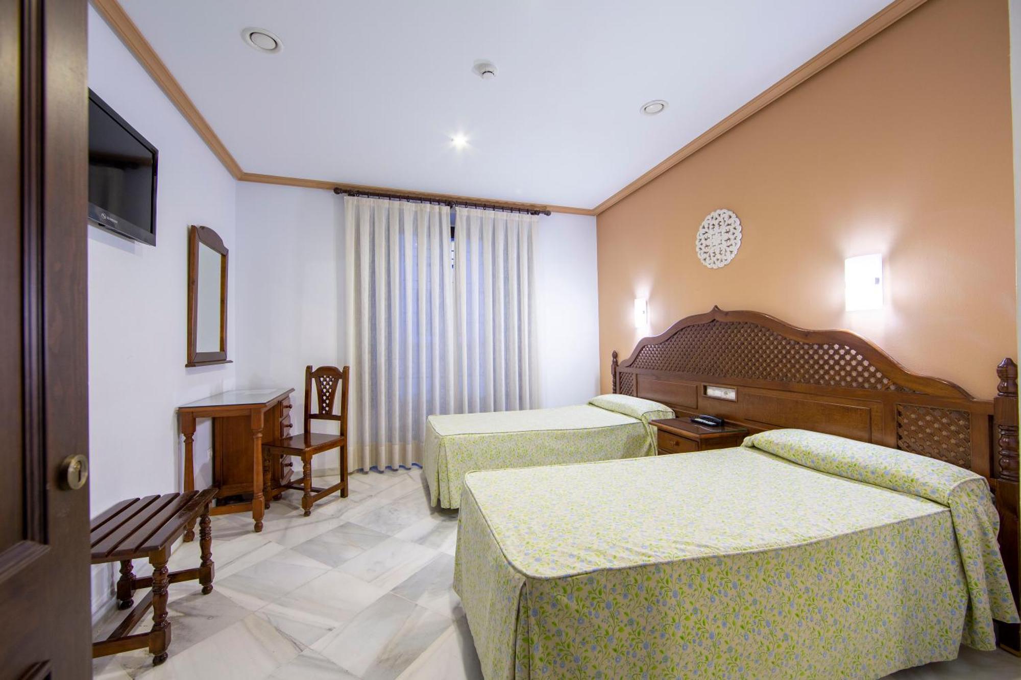Hotel Los Omeyas Kordoba Bagian luar foto