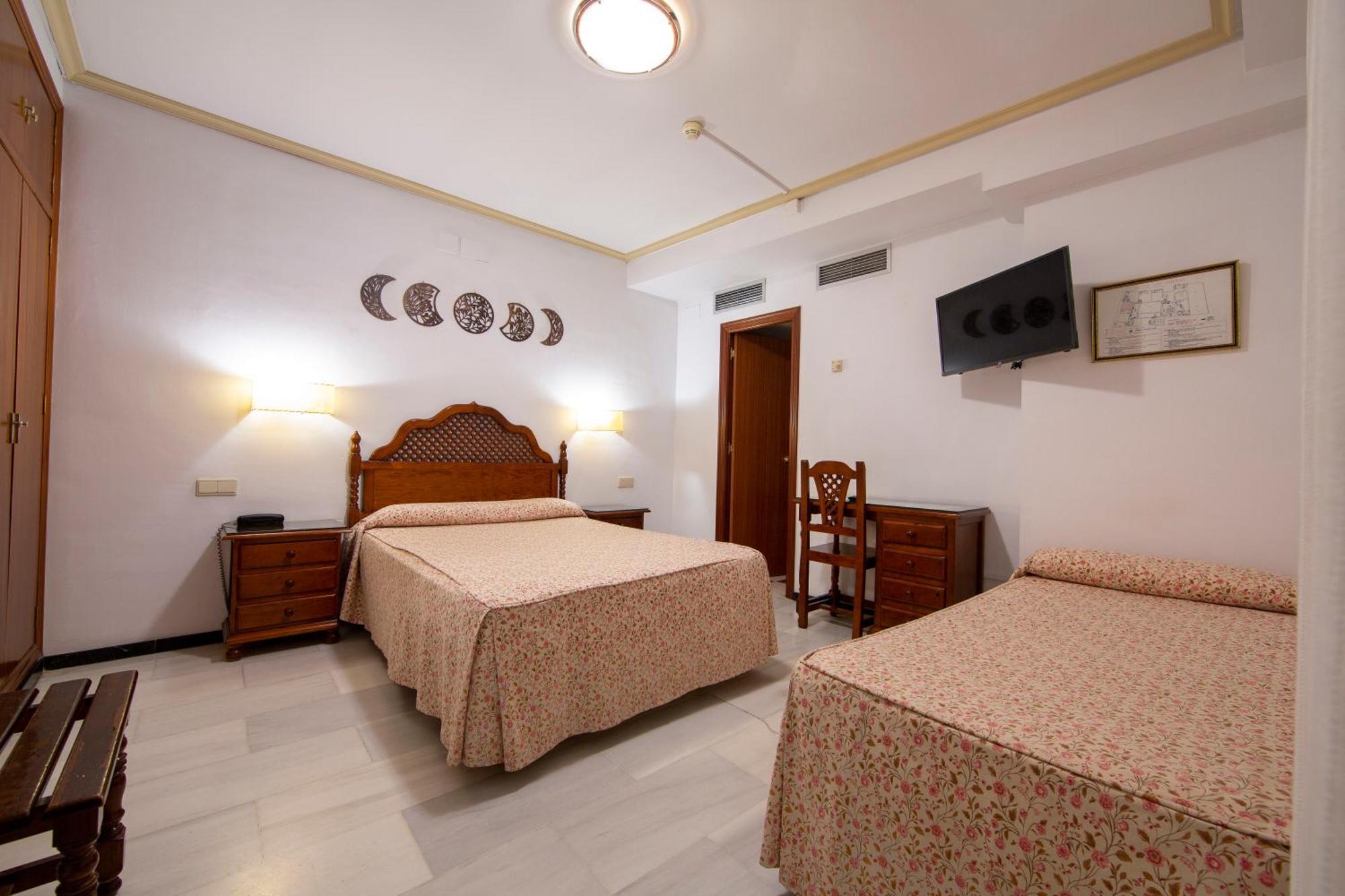 Hotel Los Omeyas Kordoba Bagian luar foto