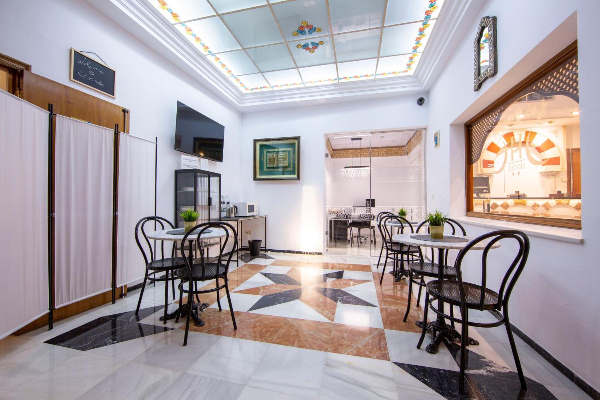 Hotel Los Omeyas Kordoba Bagian luar foto